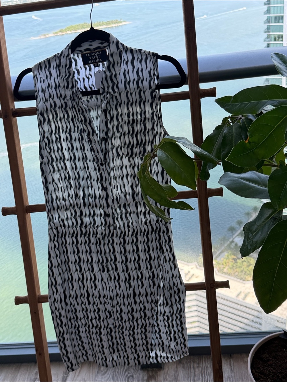 Le Mont Saint Michel Black & White Sleeveless Mini Dress